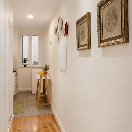 Alfama Cozy Hideaway | 2br Апартаменты *