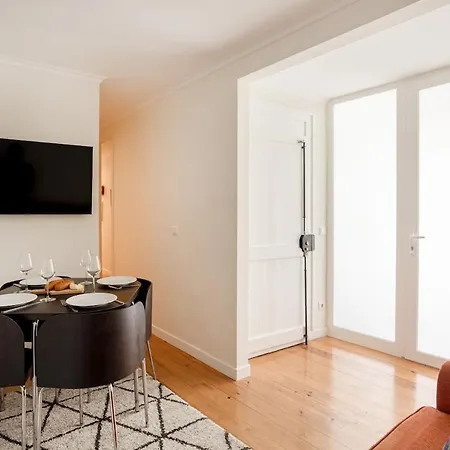 Apartamento Alfama Cozy Hideaway | 2br *